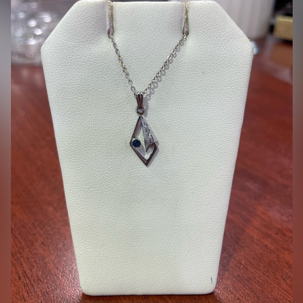 Sterling silver pendant and chain